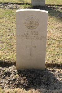 Ismailia War Memorial Cemetery - Hank, Robert Herman
